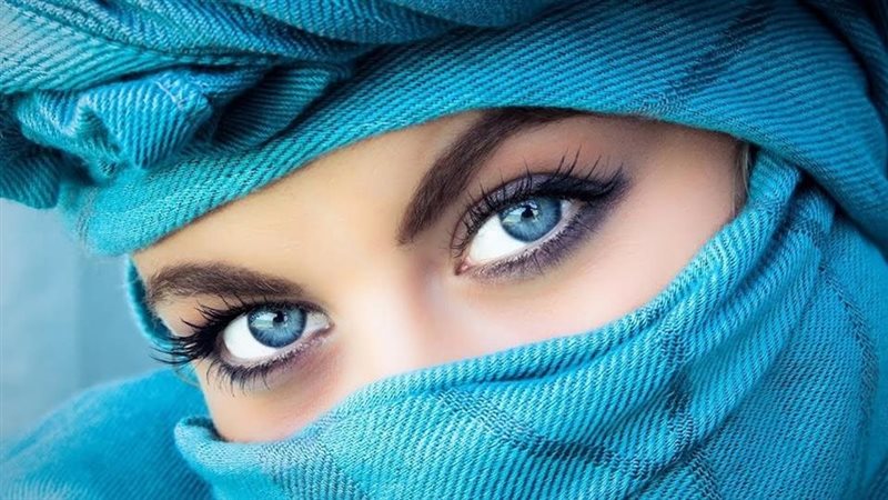 نسبة العيون الزرقاء
