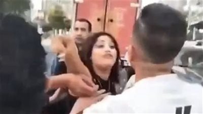 القبض على فتاة اعتدت على سائق تاكسي بالضرب والسب في المهندسين 