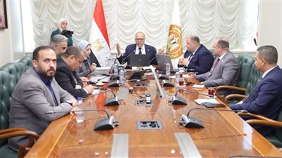 بينهم ذوي الهمم، وزير العمل يشهد تسليم 700 عقد توظيفي بـ26 محافظة