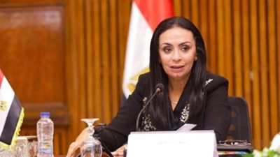 وزيرة التضامن تتابع تداعيات حادث انقلاب أتوبيس المنيا