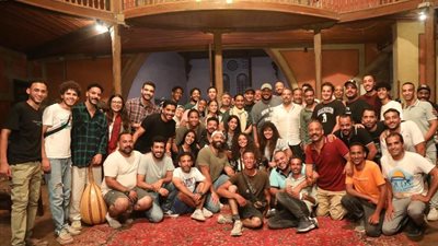 رافعين راسنا، محمد ممدوح يهنئ المجتهدين من فيلم 