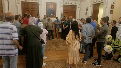 بالصور، صحفيو الوفد في اعتصام مفتوح داخل الحزب لهذه الأسباب 