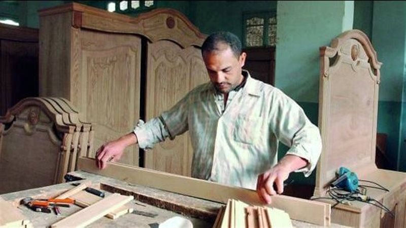 تطوير صناعة الأثاث في
