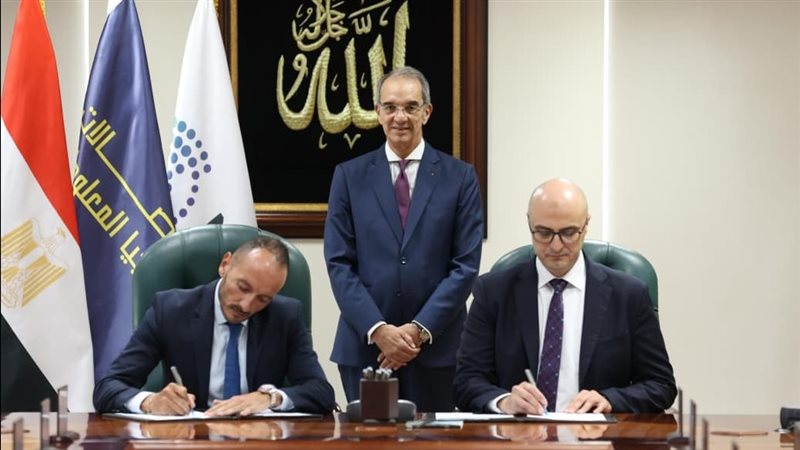 وزارة الاتصالات توافق