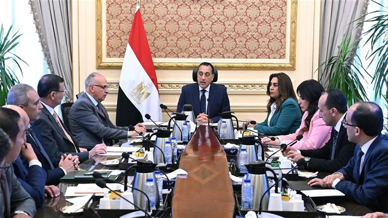 رئيس الوزراء يُتابع