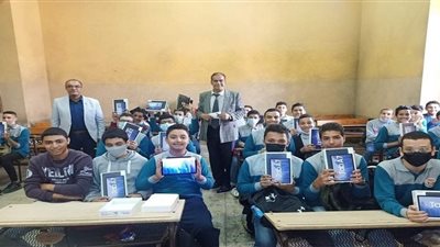 الأوراق المطلوبة لتسليم التابلت لطلاب الصف الأول الثانوي