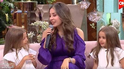 جنات: ندمت إني متجوزتش وخلفت في سن صغير 