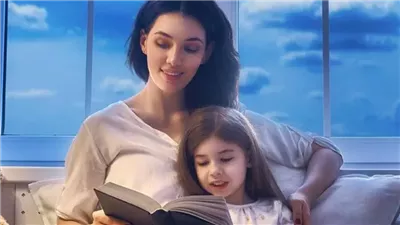 أحلام سعيدة وإثراء المفردات وتطوير اللغة، اعرفي تأثير حكايات قبل النوم على طفلك 