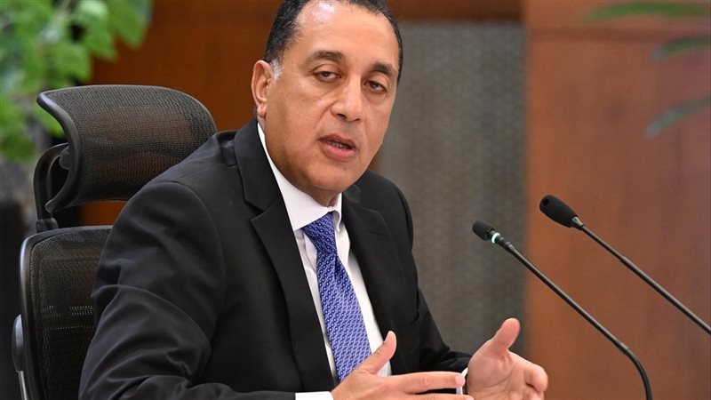 رئيس الوزراء يُتابع