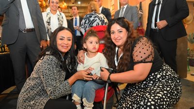 معرض تراثنا 2025، وزيرة التضامن تتفقد جناح صندوق دعم الصناعات الريفية والبيئية 