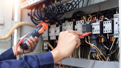 خلال 24 ساعة، ضبط 3566 قضية سرقة كهرباء ومخالفة لشروط التعاقد