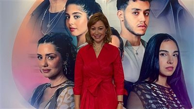 الأحمر يليق بها، منة شلبي في العرض الخاص لفيلم هيبتا الجزء الثاني (صور)