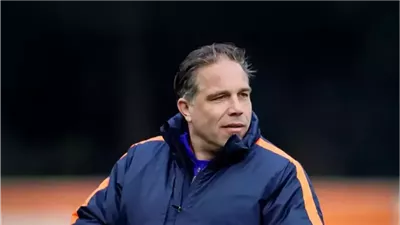 هل يتولى آرت لانجلير المدير الفني لقطاع الناشئين مهمة تدريب الفريق الأول للأهلي؟ 