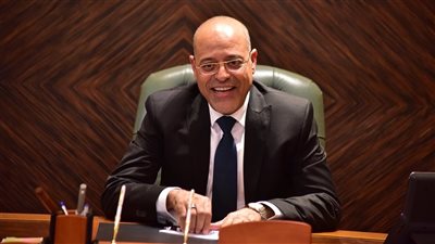 تصل لـ 30 يوما، وزير العمل يكشف عن مفاجأة بشان الإجازات في قانون العمل الجديد