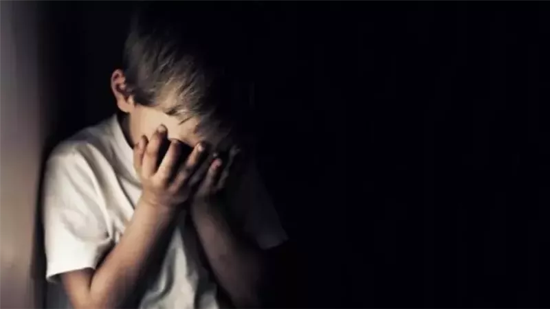 حبس مدير مدرسة لاتهامه