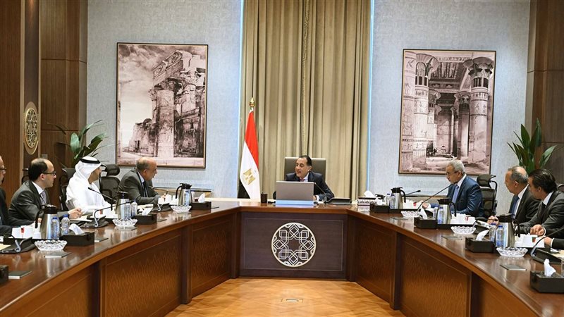 رئيس الوزراء يتابع