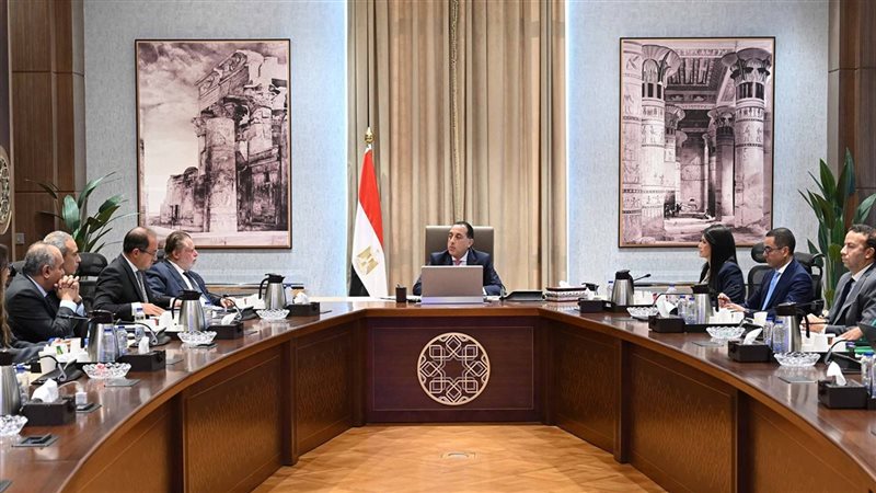 رئيس الوزراء يتابع