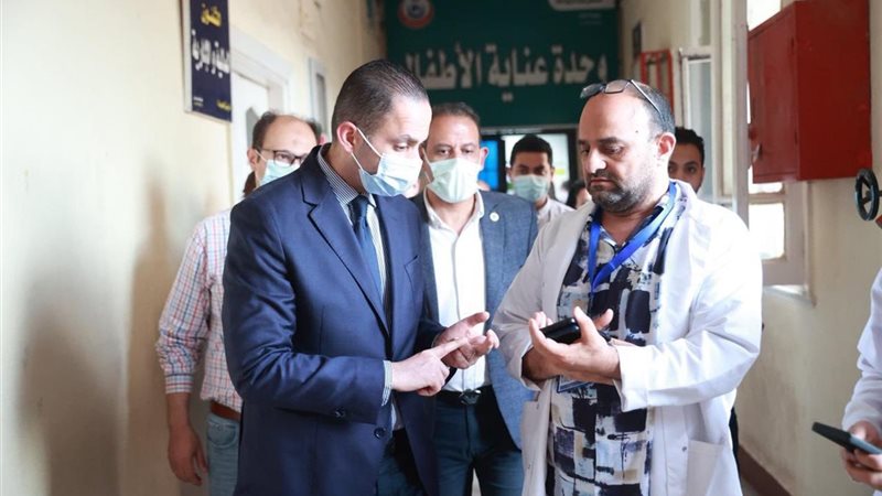 نائب وزير الصحة بمستشفى