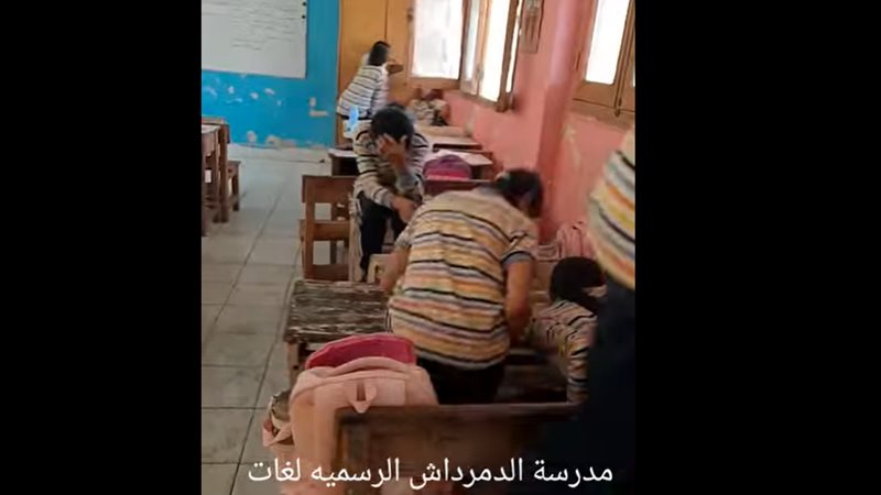 فصل وطلاب بدون مدرسين
