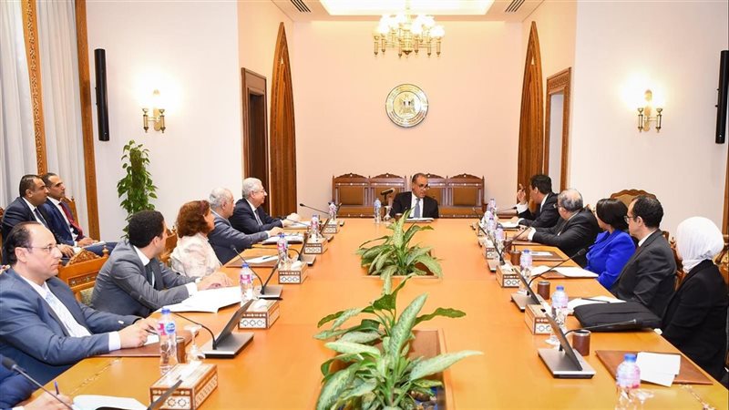 وزير الخارجية يلتقي