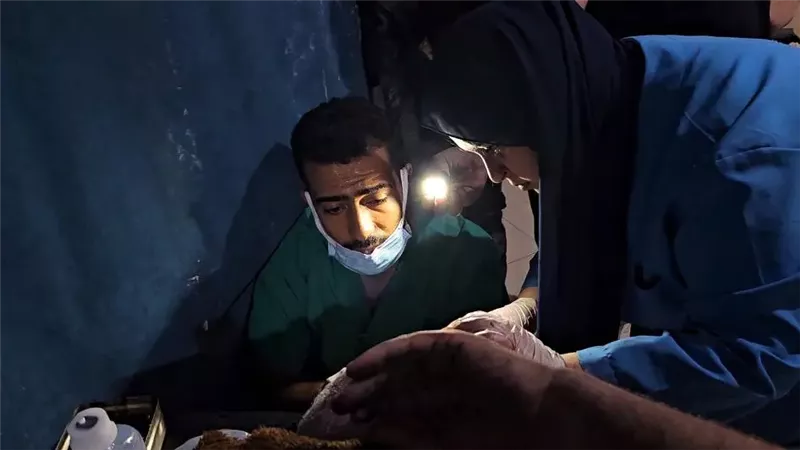 الطاقم الطبي في غزة