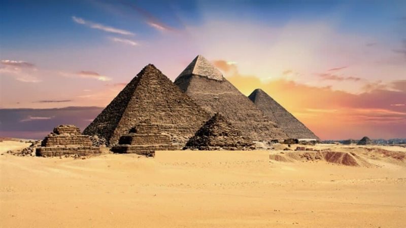 أكتوبر شهر استثنائي