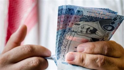 ما علاقة الدولار؟، أسباب انخفاض سعر الريال السعودي أمام الجنيه