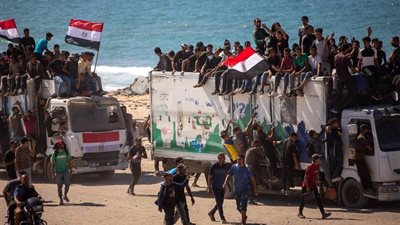 خبير: مشاهد عودة النازحين إلى شمال غزة رغم الدمار انتصار لمصر