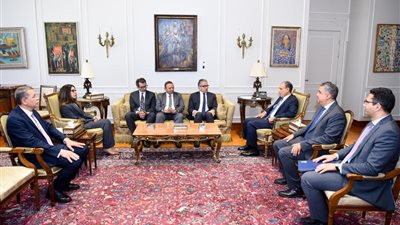 ماذا قال وزير الخارجية لخالد العناني في أول لقاء بعد فوزه برئاسة اليونسكو؟