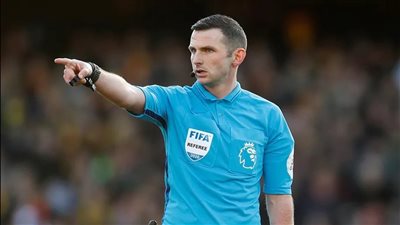 مايكل أوليفر حكمًا لمباراة ليفربول ومانشستر يونايتد في الدوري الإنجليزي