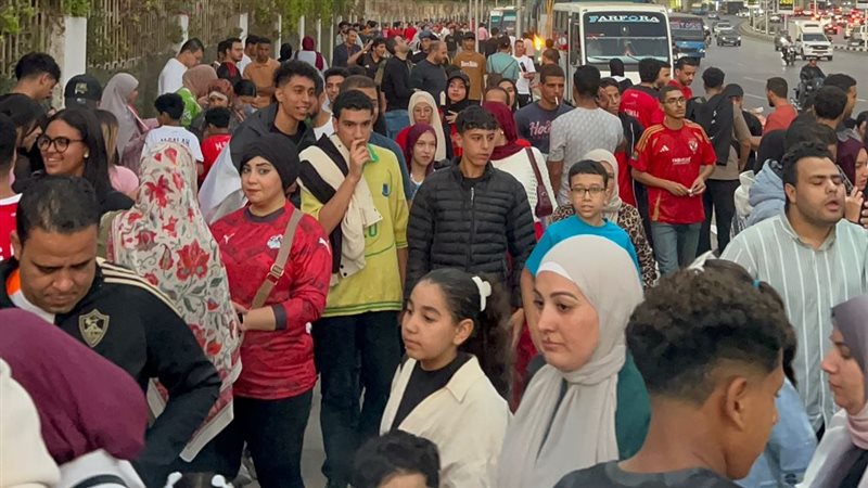 توافد جماهيري كبير