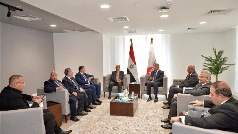 بدء أولى جلسات اللجنة