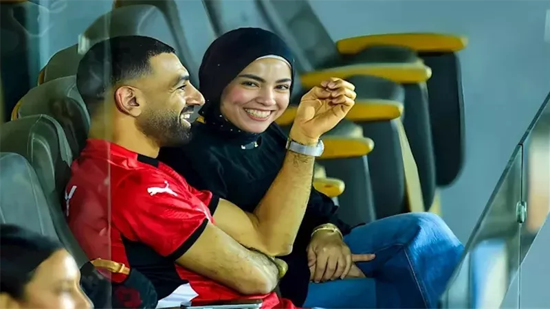 محمد صلاح وزوجته