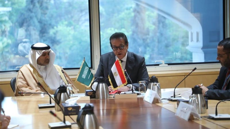 وزير الصحة ونظيره