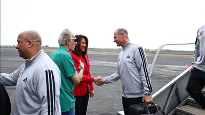 استعدادا لمواجهة إيجل نوار، سفير مصر في بوروندي يستقبل بعثة الأهلي بمطار بوجومبورا