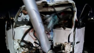 إصابة 4 أشخاص في تصادم ميكروباص بعمود إنارة خلال زفة فرح بالسويس 