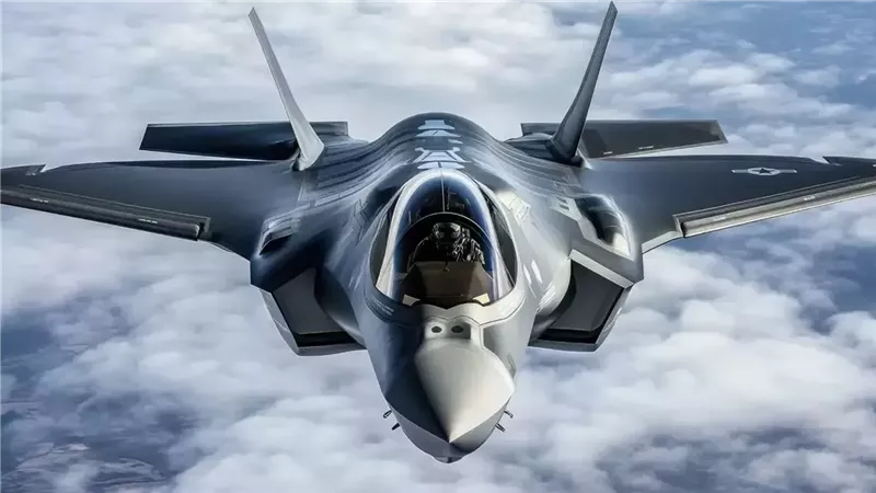 الطائرة F-35