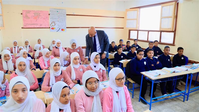 وزير التعليم يتفقد