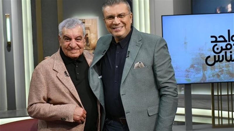 زاهي حواس مع عمرو