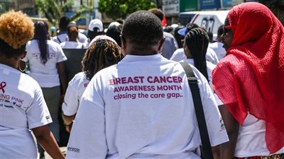 باحث يحذر من تداول أدوية سرطان مضروبة في 4 دول أفريقية 