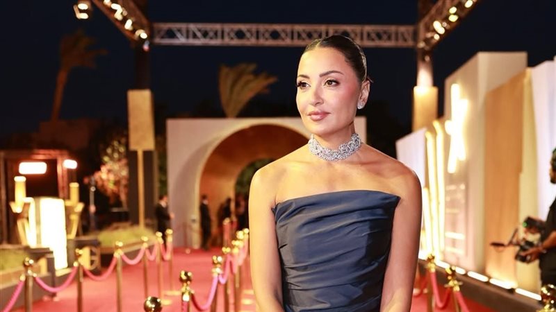 فساتين الفنانات في