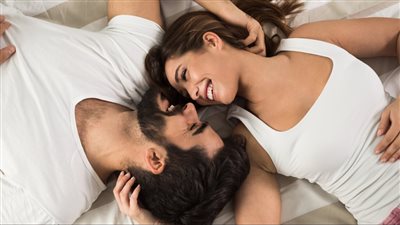 احذر القهوة، هل ممارسة الرجال العلاقة العاطفية على معدة فارغة تضر صحتهم؟