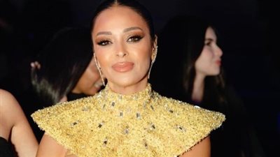  بفستان ذهبي، داليا البحيري تتألق وتخطف الأنظار على إنستجرام