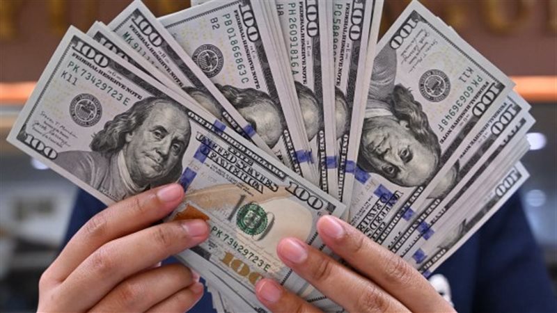 دولارات أمريكية