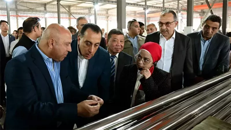 رئيس الوزراء يفتتح