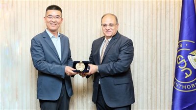 هيئة الدواء تبحث تعزيز الأمن الدوائي مع شركة سينوبرايت الصينية 