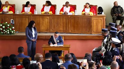 مدغشقر، تعيين حكومة تضم 25 مدنيًا وأربعة ضباط عسكريين (التفاصيل)