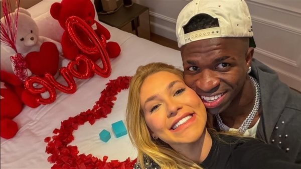  فينيسيوس يعلن ارتباطه بـ فيرجينيا فونسيكا