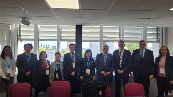 وزير التعليم العالي يبحث سبل التعاون مع نظيرته البريطانية