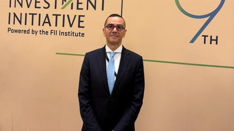 وزير الاستثمار يشارك